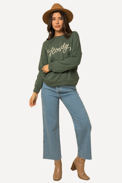 womens fall style, wide leg jeans and sweatshirt