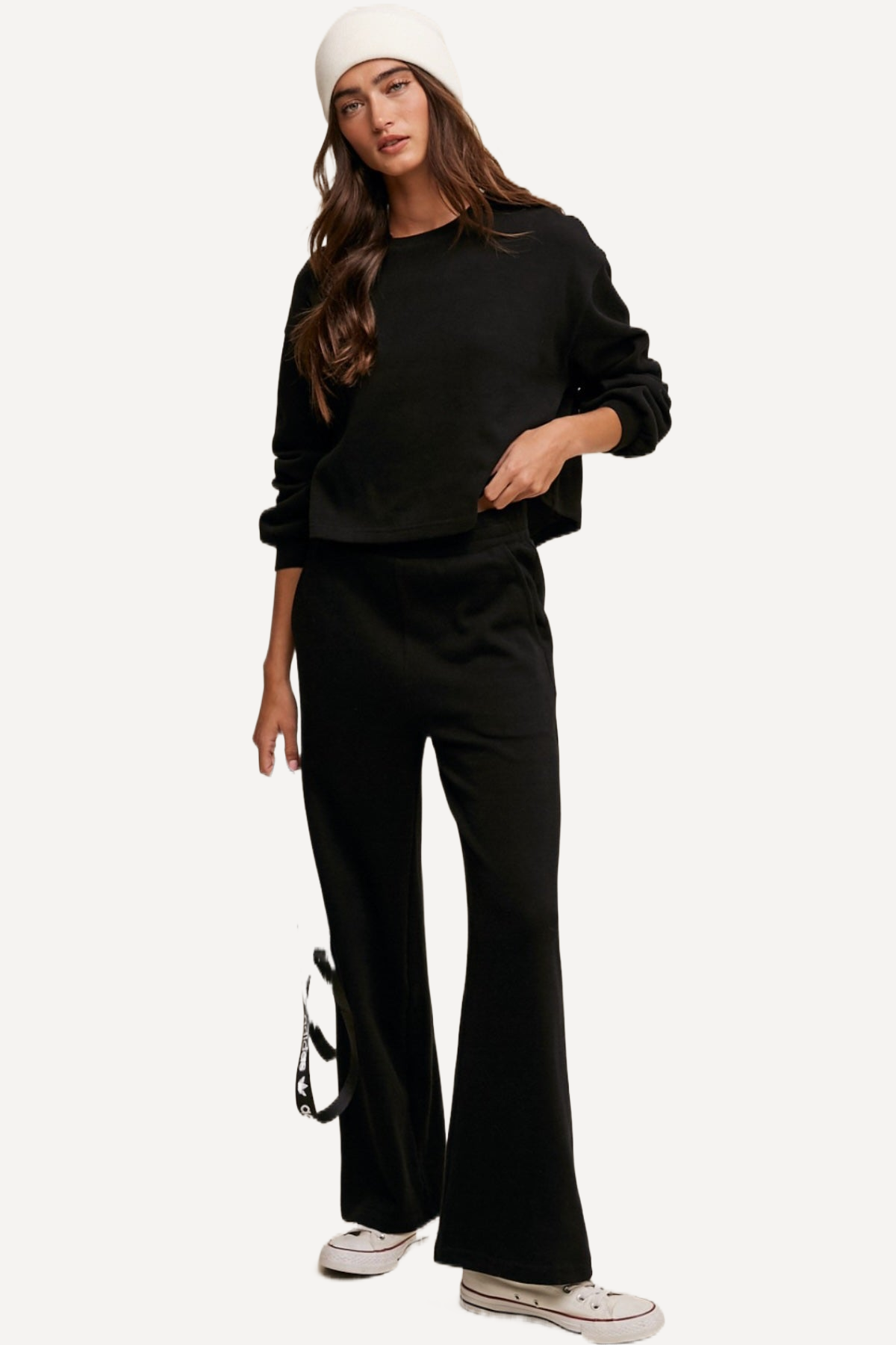 black sweats and cropped pullover women