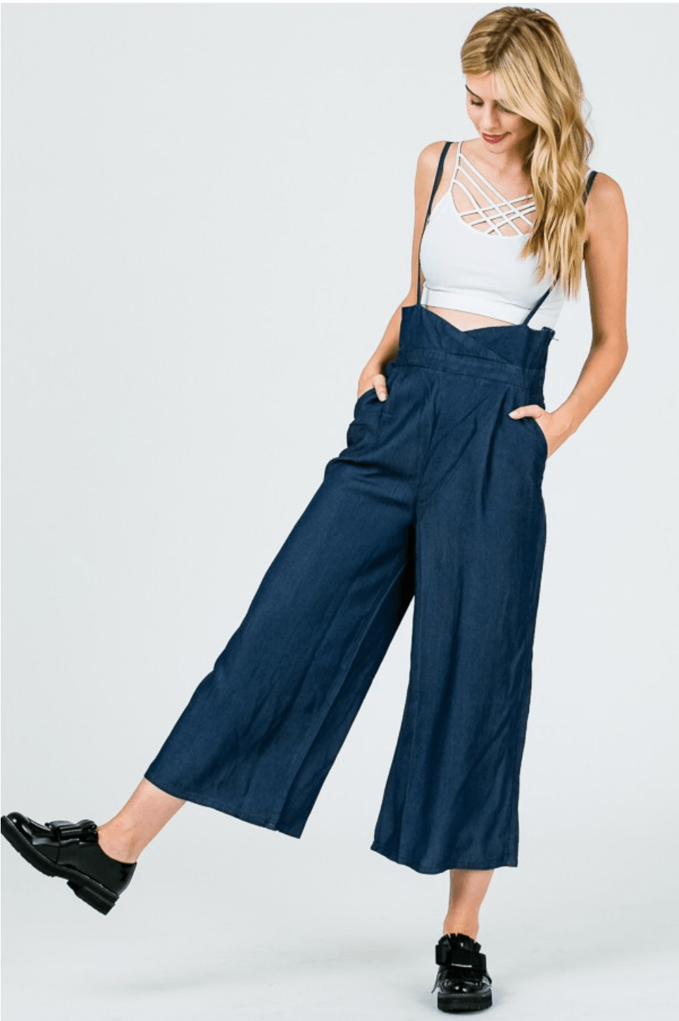 wide leg cropped blue jeans