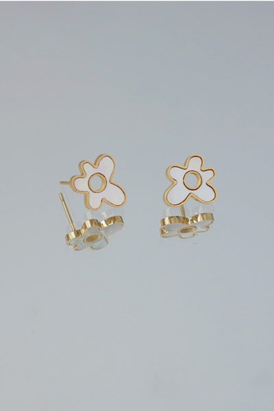 White Flower Earring - LK’s Boutique